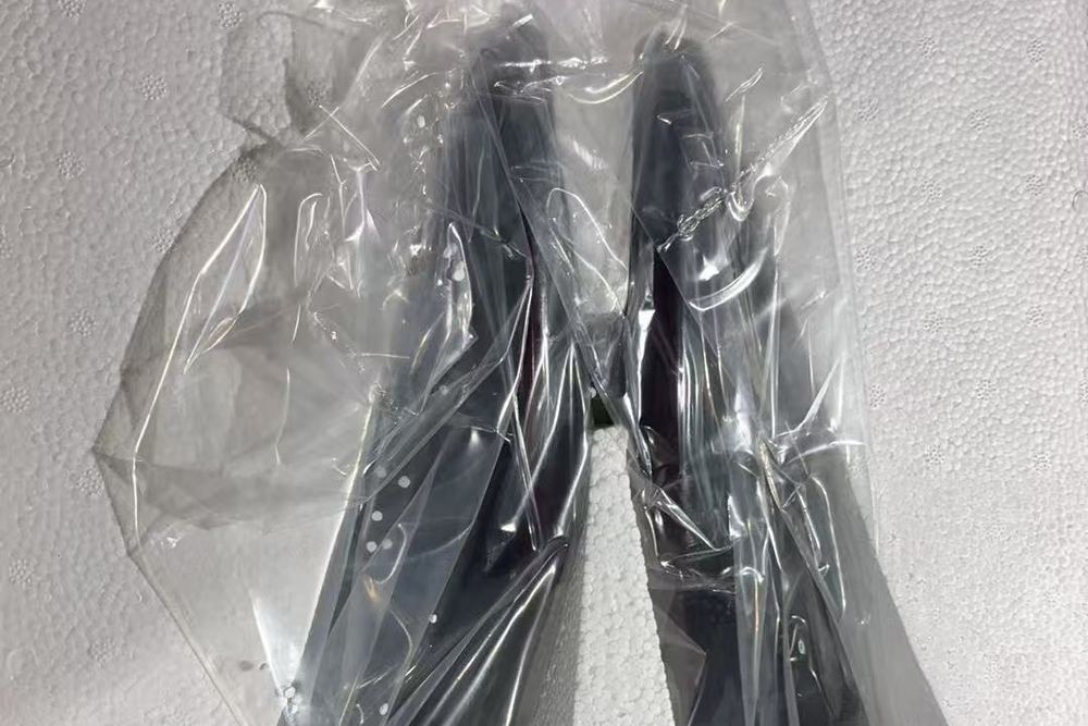 翻新维修工位纪实：清洁检测补装与重新包装